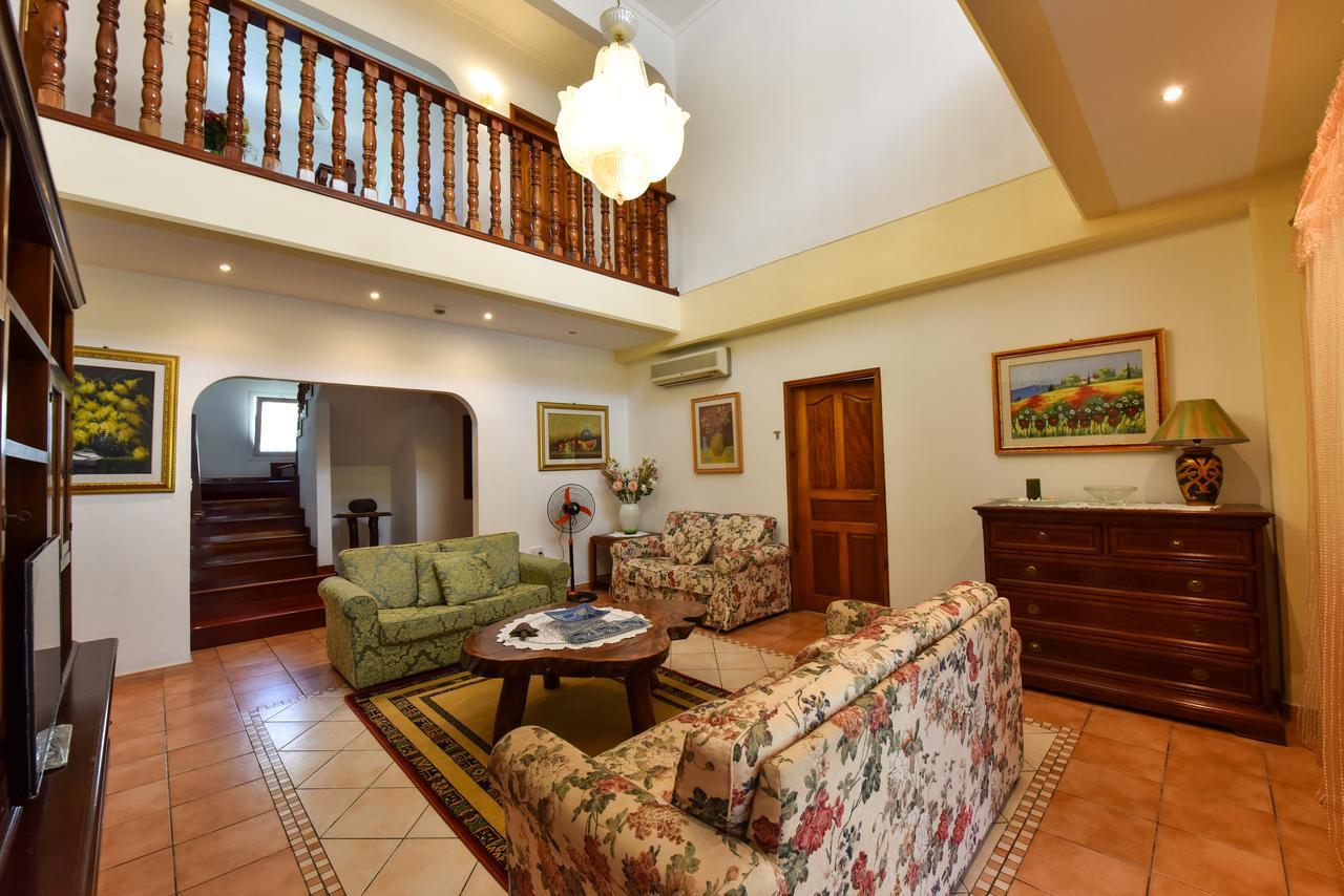 Jessies Guest House Seychelles Beau Vallon  Eksteriør billede